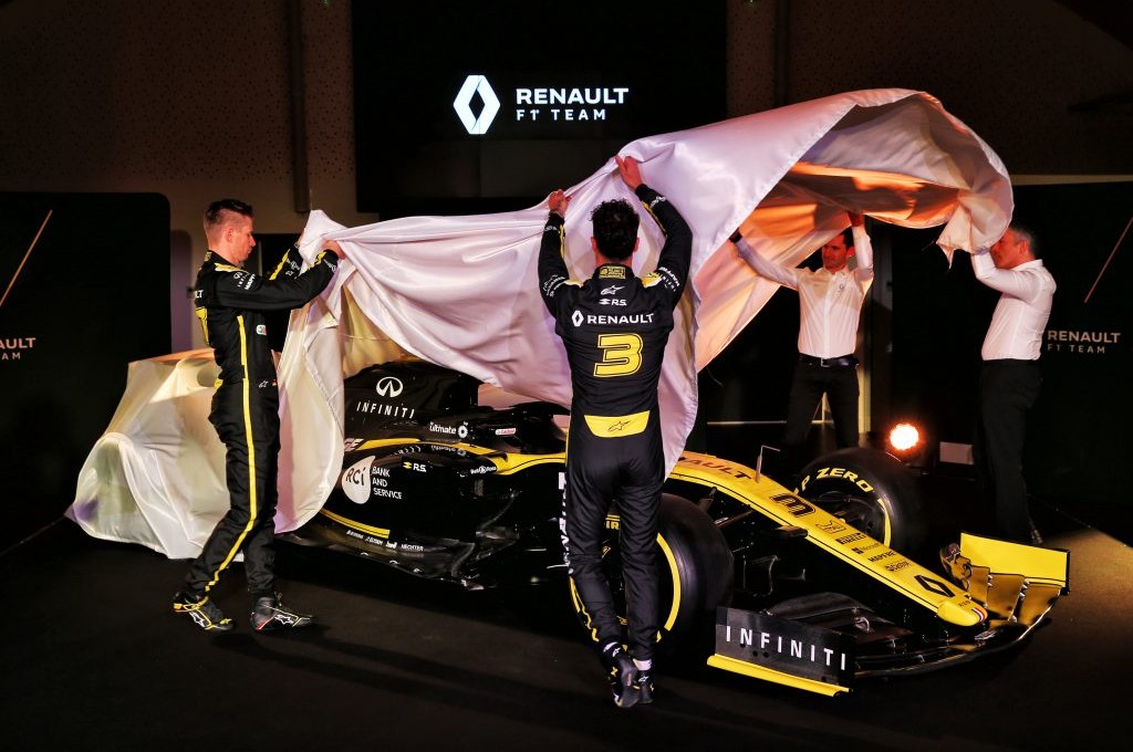 Renault F1 masih pertahankan warna kebesaran hitam-kuning di musim 2020. Perusahaan logistik DP World jadi sponsor baru. foto: renaultf1