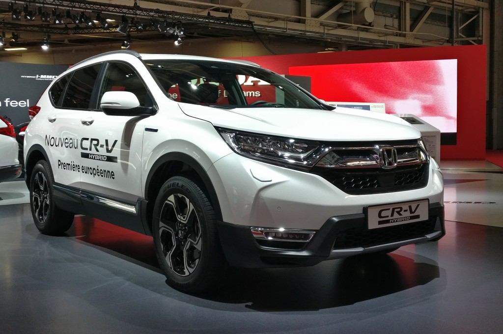 Honda CR-V Hybrid sudah dijual di beberapa negara, tapi belum masuk ke Indonesia. Foto: Auto Express