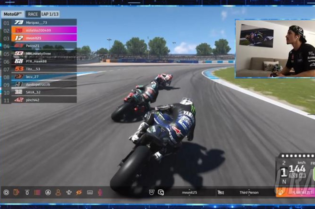 Maverick Vinales raih kemenangan perdana di balap video game MotoGP.