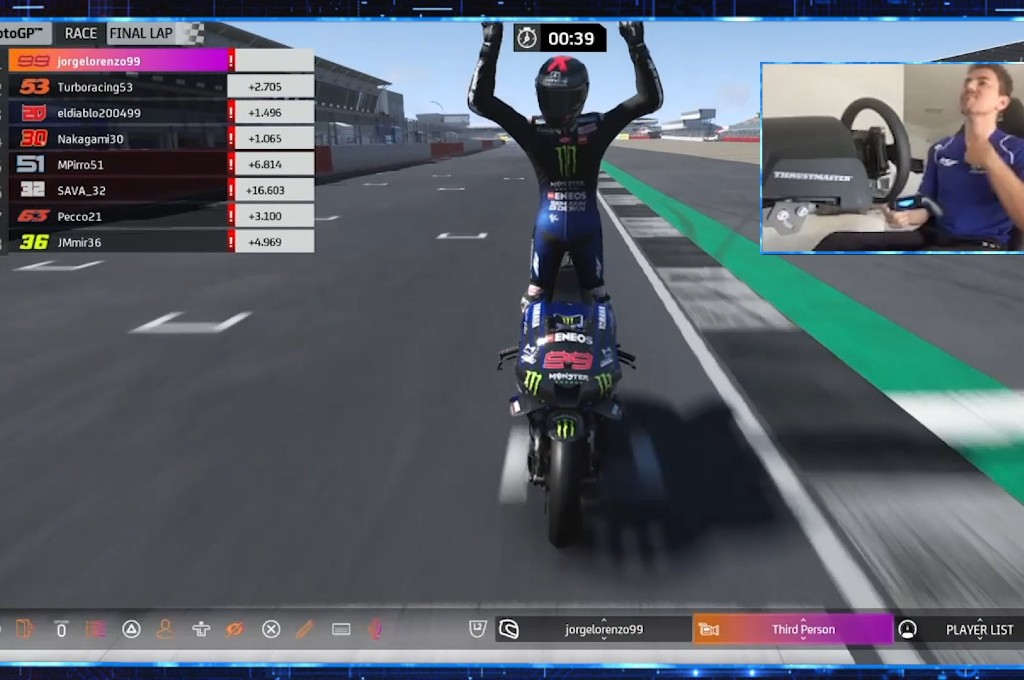 Tampil perdana di MotoGP Virtual, Lorenzo menang meyakinkan. twitter/yamahamotogp