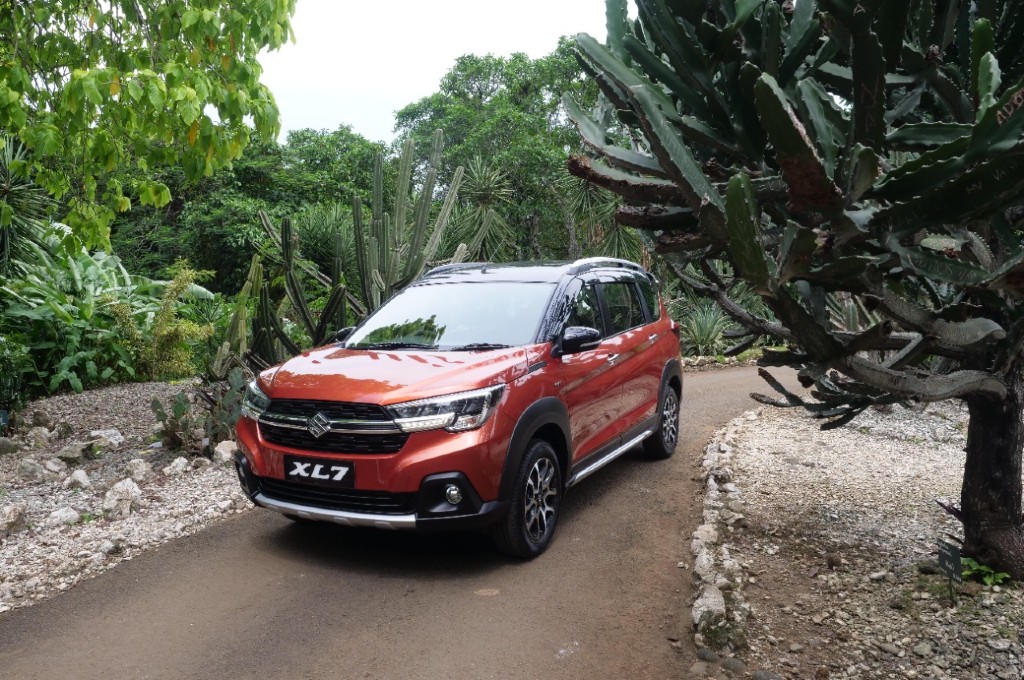 Suzuki XL7, senjata baru Suzuki di segmen SUV. sis