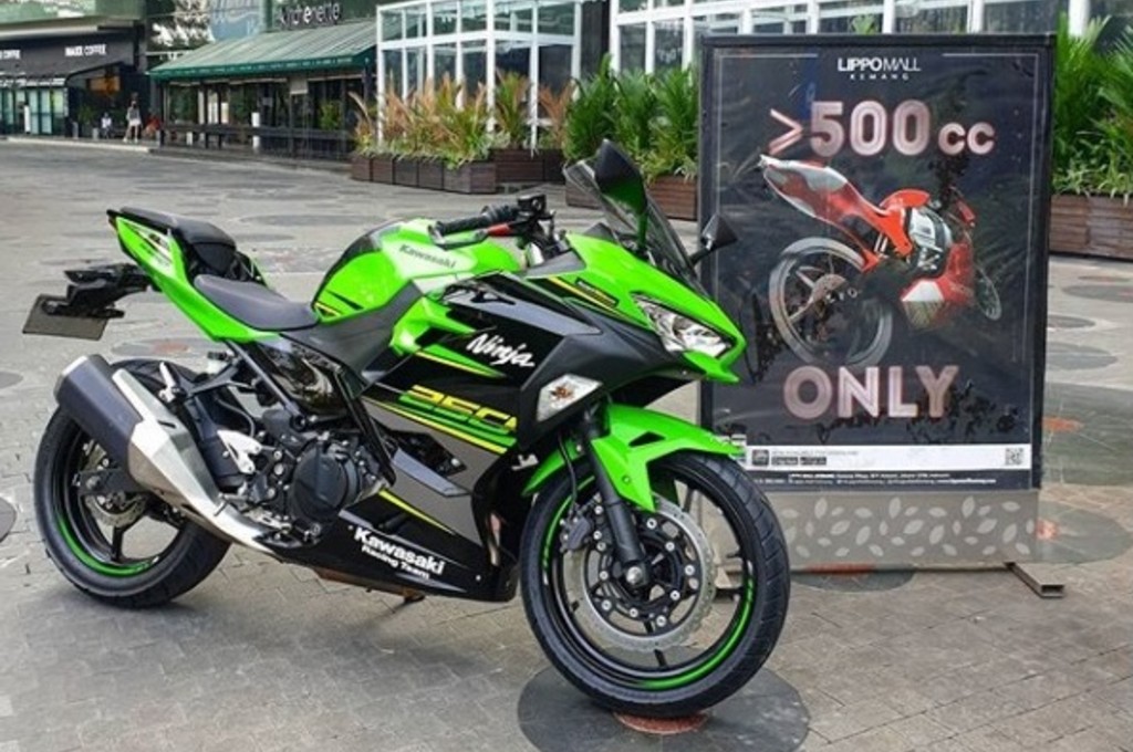 Kawasaki lahirkan kembali motor 250 cc 4 silinder lewat model Ninja ZX-25R. ig/rnj_motorsport