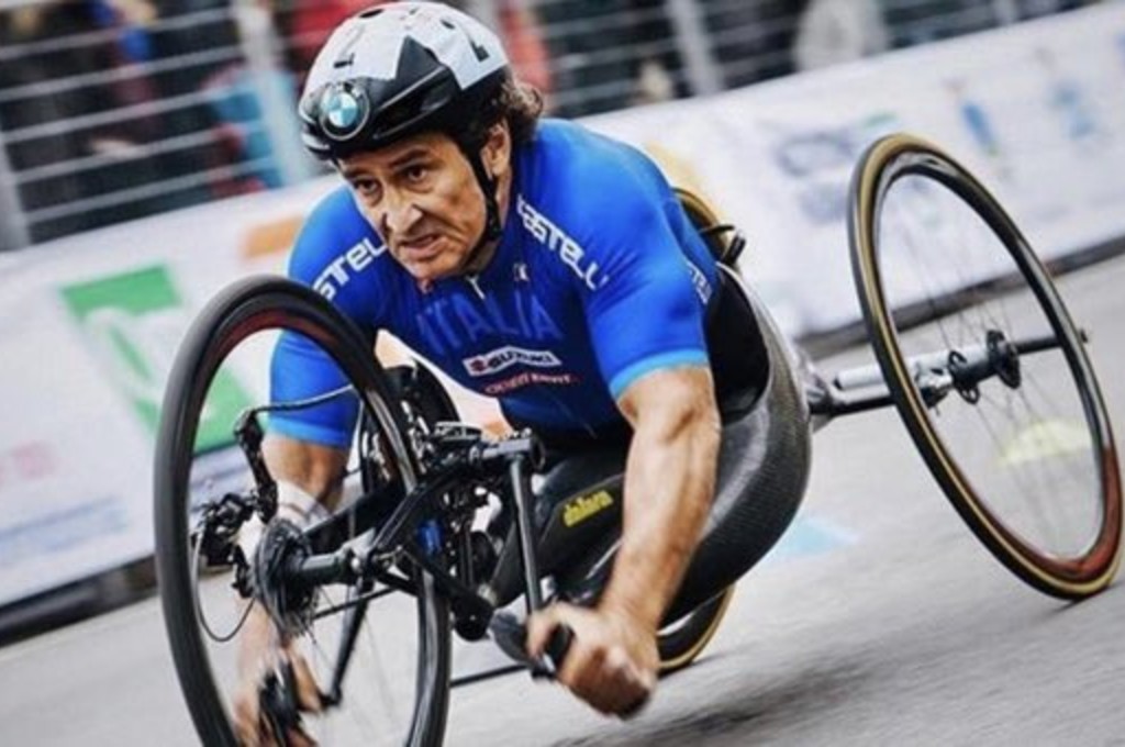 Mantan pembalap F1 Alex Zanardi kecelakaan saat menjalani balapan handbike. twitter/@GiuseppeConteIT