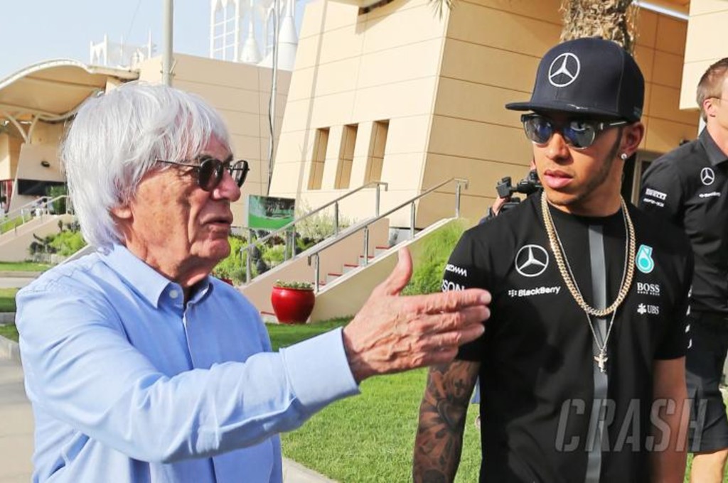 Bernie Ecclestone lontarkan pernyataan kontroversial terkait rasisme di F1. cmg