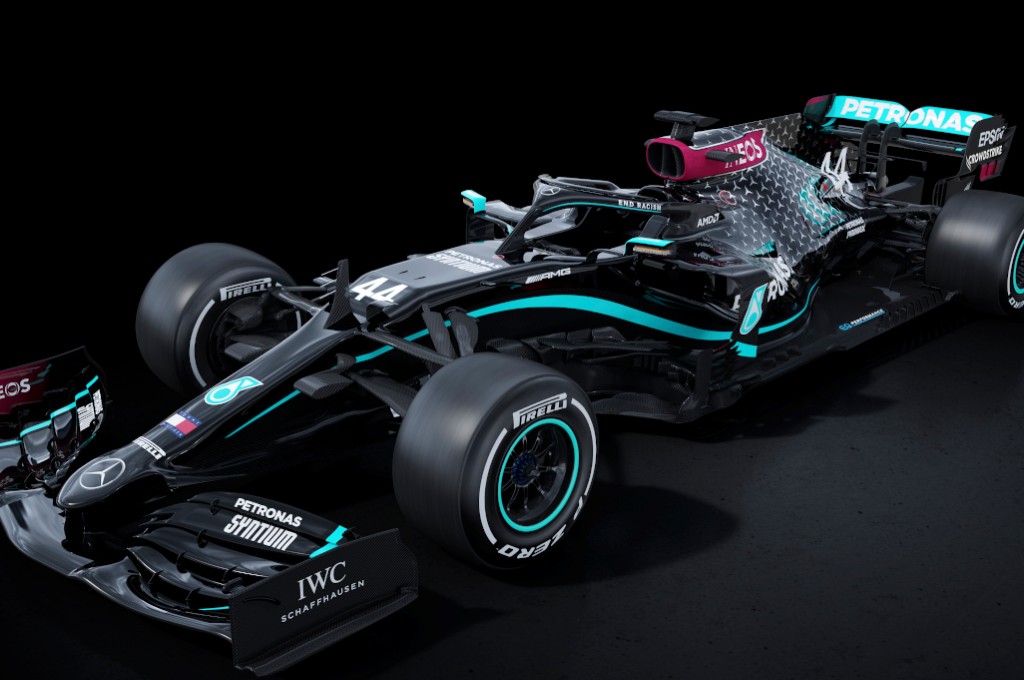 Mercedes F1 luncurkan livery baru yang didominasi warna hitam. planetf1