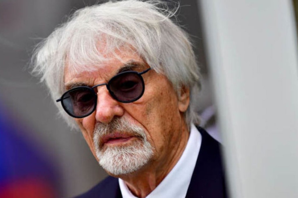 Bernie Ecclestone lontarkan pernyataan kontroversial terkait rasisme di F1. essentialysports