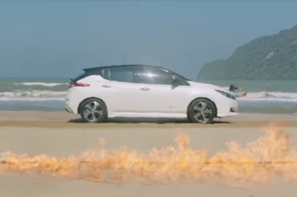 Mobil listrik Nissan LEAF menjalani tes performa dan ketangguhan. nissan