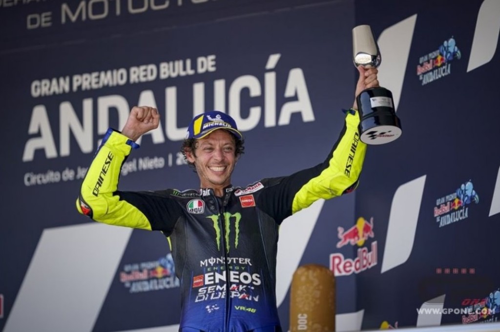 Rossi mulai mengalah dengan ego, belajar dari yang muda. gpone