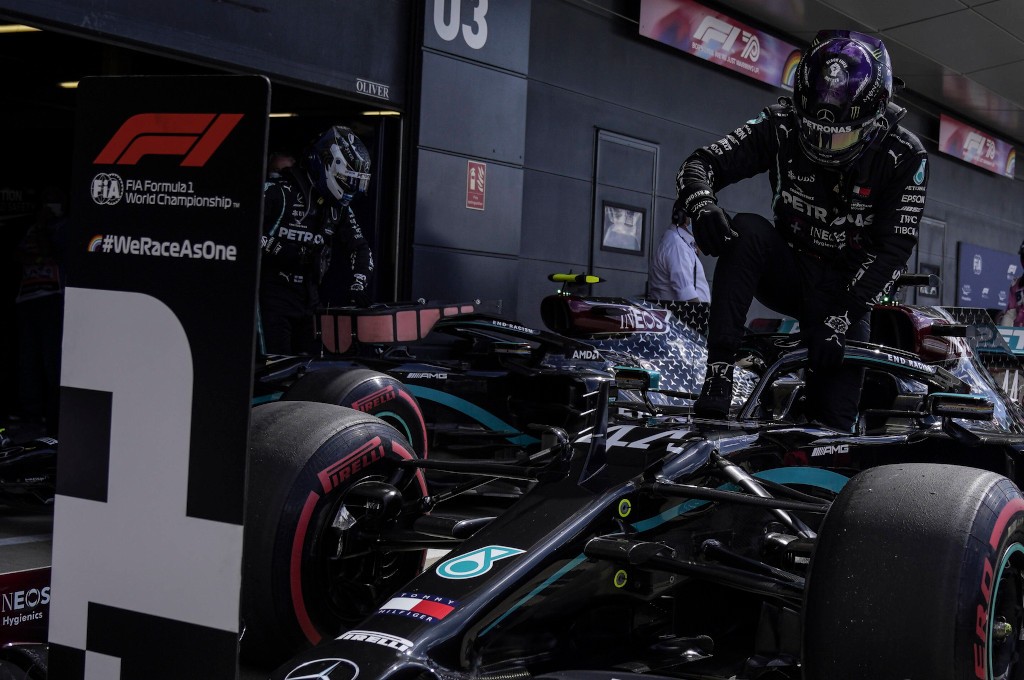 Menang di Silverstone, Lewis Hamilton raih kemenangan ketiga beruntun di musim 2020. planetf1