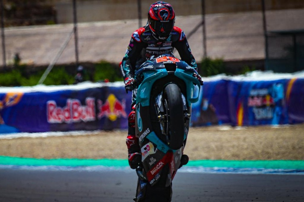 Selebrasi Quartararo ketika menjuarai MotoGP Andalusia di Sirkuit Jerez. motogp