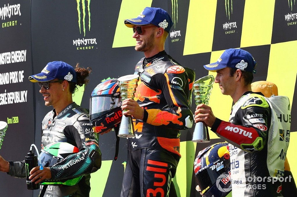 Johann Zarco (kanan) di podium brno bersama Brand Binder (P1) dan Franco Morbidelli (P2). motorsport