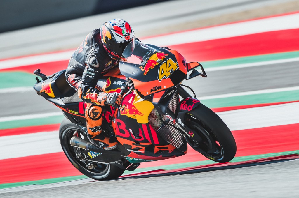 Pol Espargaro raih pole position di MotoGP Styria. twiter/ktm