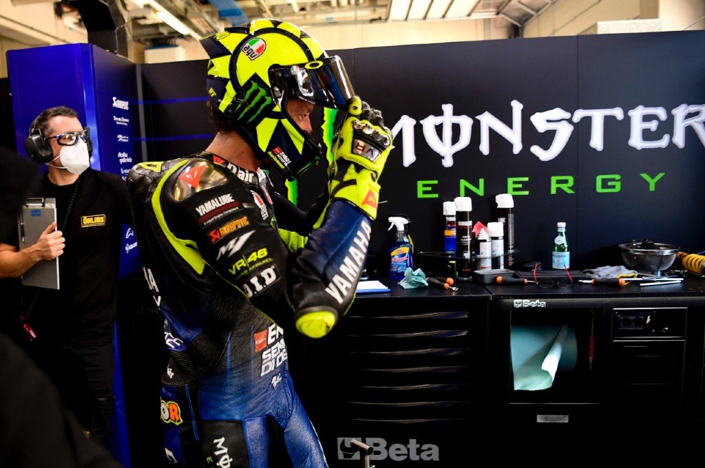 Valentino Rossi siap umumkan kepindahannya ke Petronas Yamaha di GP Misano. twiter/yamahamotogp