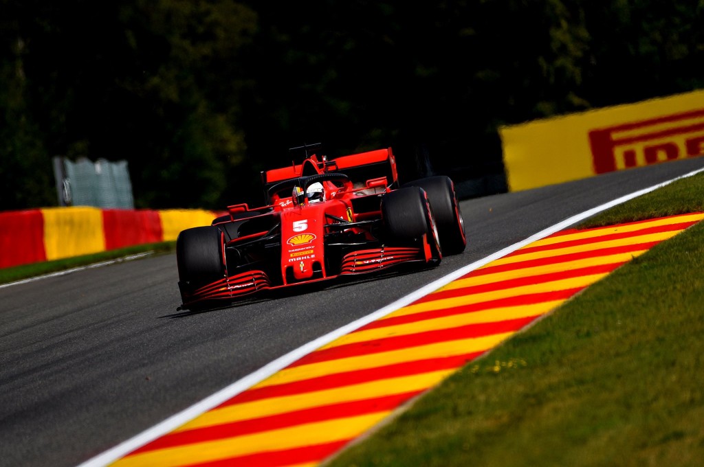 Ferrari menatap balapan kandang (Monza) dengan kepala tertunduk. twiter/ferrari