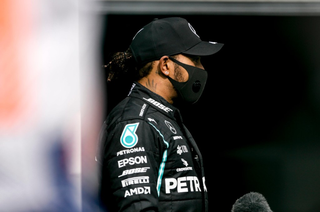 Lewis Hamilton sepakat kalau Formula 1 sekarang membosankan. planetf1