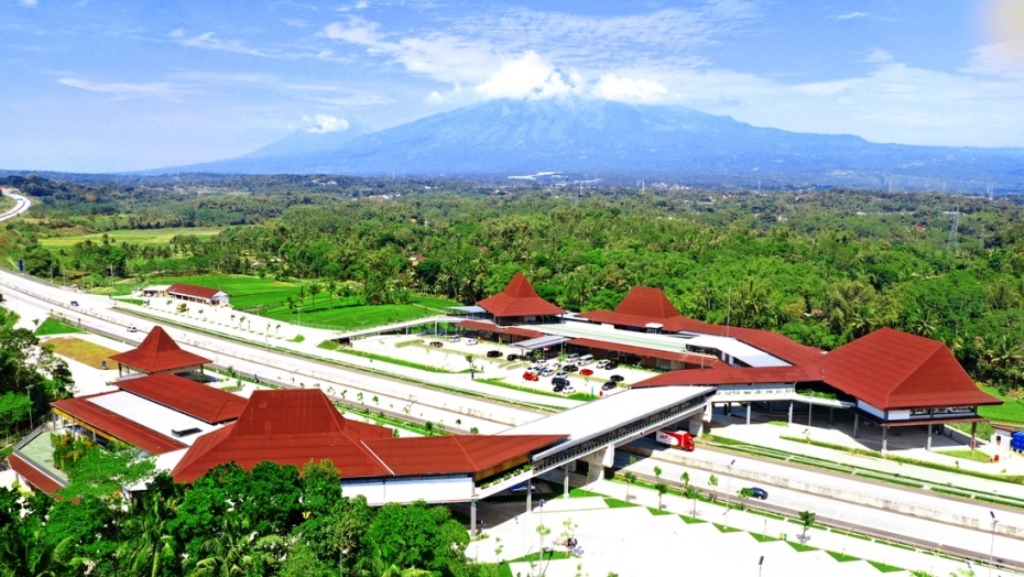 Penampakan Rest area unik di KM 456  tol Trans Jawa (Foto: Resta Pendopo KM 456)