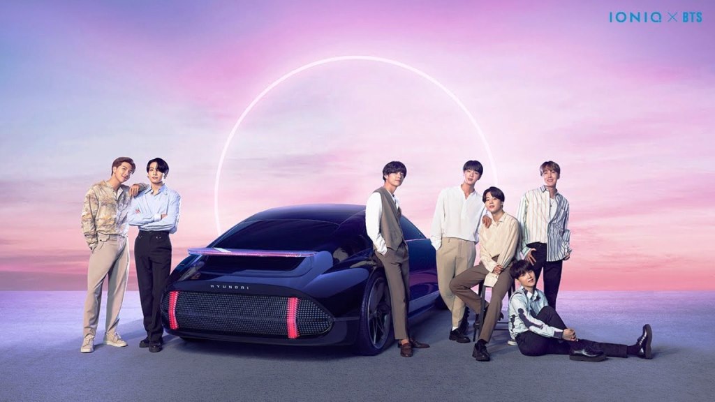 Boyband BTS dan mobil Hyundai Ioniq (Foto: Ist)