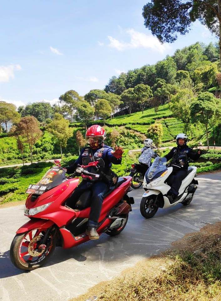 Momen pemotor melakukan touring (Foto: DAM)