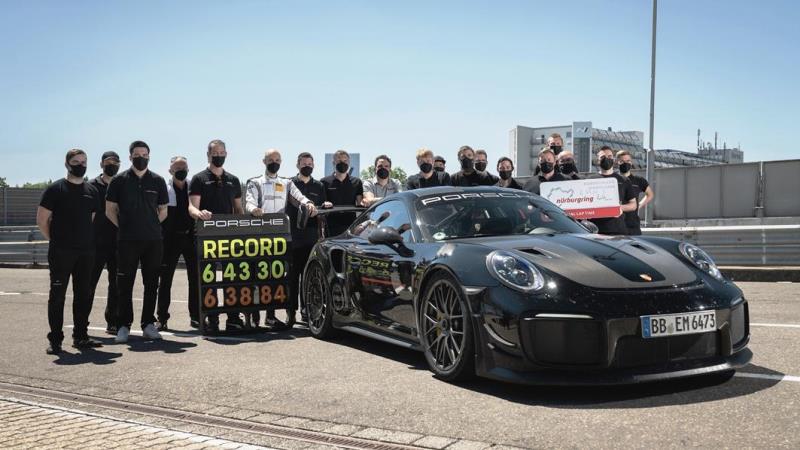 Tim kolaborasi pecah rekor Porsche 911 GT2 RS (Foto: Porsche)