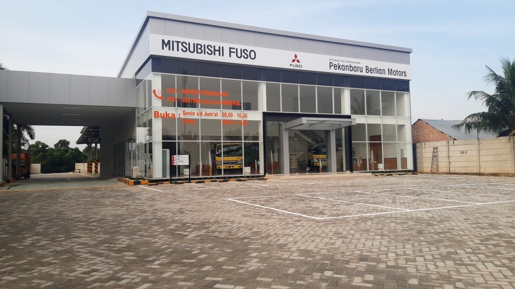 Dealer Mitsubishi Fuso ke-54 PT. Pekanbaru Berlian Motors (Foto: KTB)