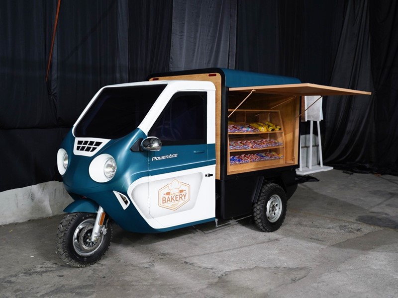 Juara kedua IMX 2021, Deden Desmahikmawan dari Depok yang mengusung konsep Power Ace Bakery Mobile, konsep motor roda tiga listrik untuk jual roti keliling. (Foto: IMX 2021 Virtual Stage)