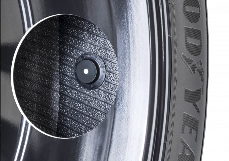Raih Penghargaan, Goodyear Terus Kembangkan Sensor Pintar pada Ban Mobil
