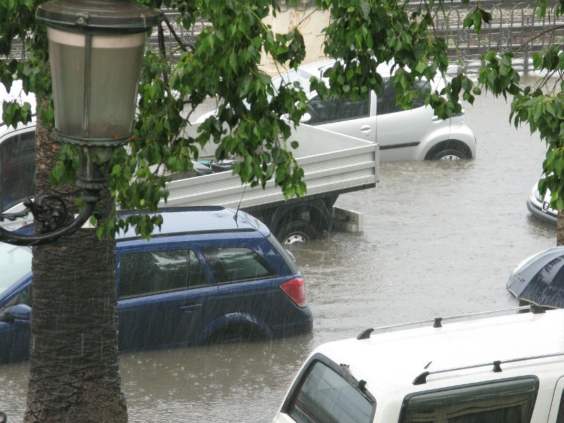 3 Cara Mudah Mengetahui Mobil Bekas Banjir