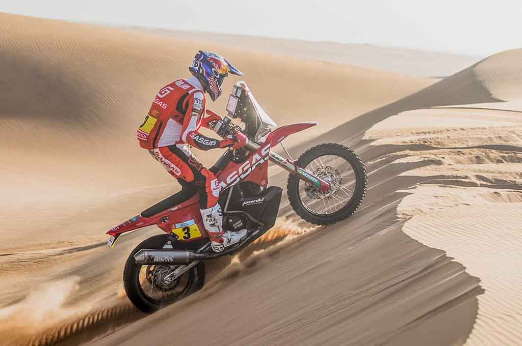Sam Sunderland mengamankan kemenangan di etape-8 sekaligus merebut kembali posisi teratas di klasemen sementara Dakar Rally Arab 2022. RedBull CP 