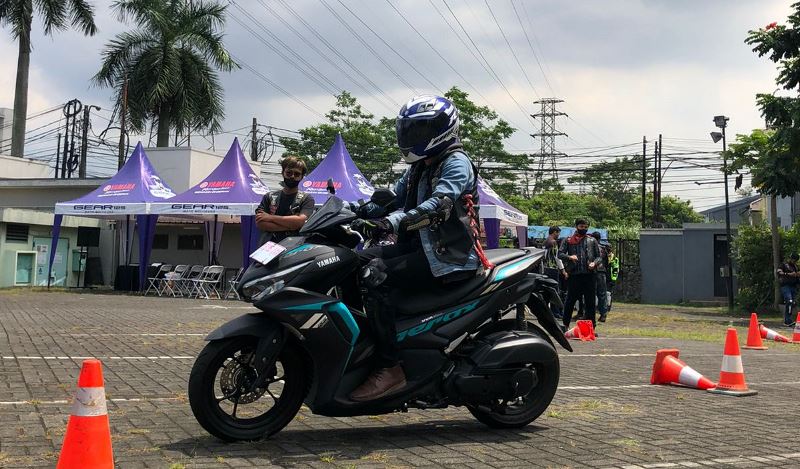 Pelatihan safety riding klub dan komunitas motor Yamaha di Bandung Jawa Barat (Foto: Yamaha DDS II Jawa Barat)