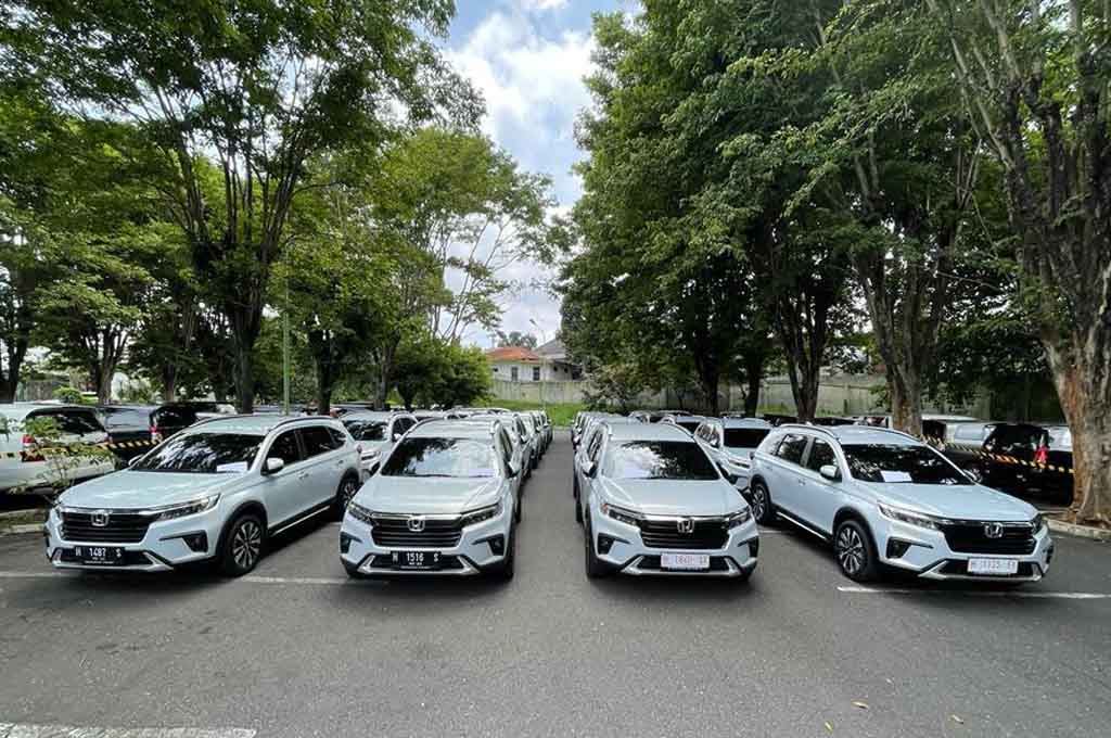 Honda BR-V akhirnya sampai di Semarang dan ini membuat banyak konsumen senang karena akan mengakhiri masa tunggu mereka yang panjang. HPM