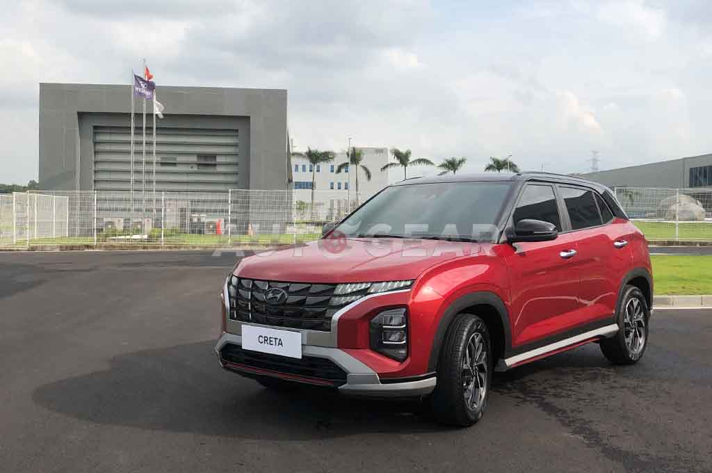 Menjajal Hyundai Creta untuk pertama kalinya di seputar Kawasan Industri Cikarang, Jawa Barat, memberikan gambaran betapa canggihnya fitur-fitur yang diboyong mobil ini. AG/Ahmad Garuda