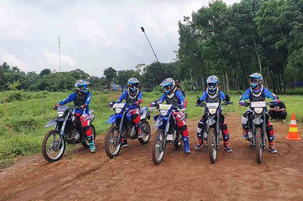 Ragam program yang dihadirkan di bLU cRU Indonesia untuk menciptakan awareness terhadap dunia balap. YIMM