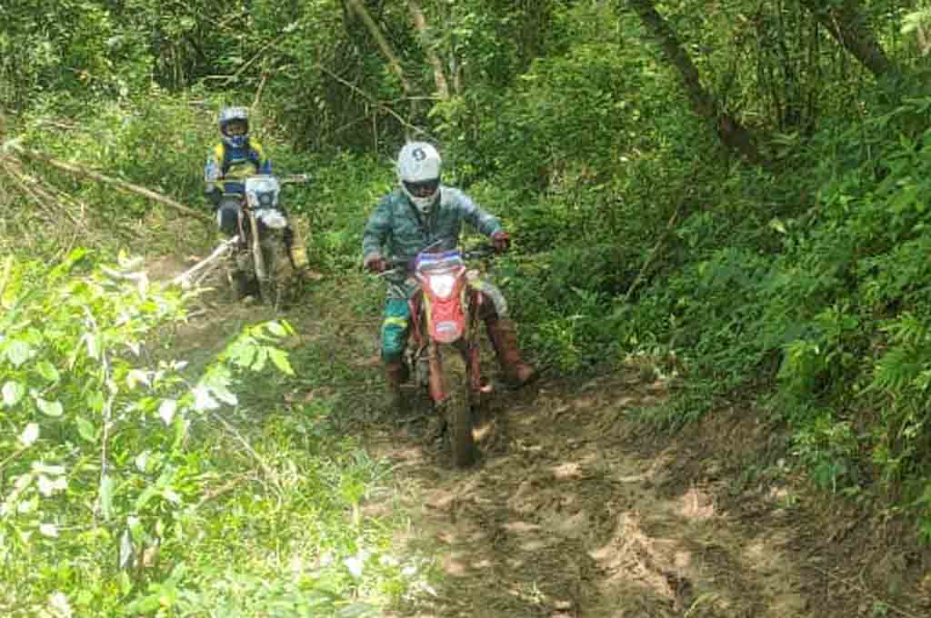 Teranas hutan dan jalur ekstrim pakai Honda CRF150L, komunitas ini bersenang-senang sambil uji performa motornya. DAM