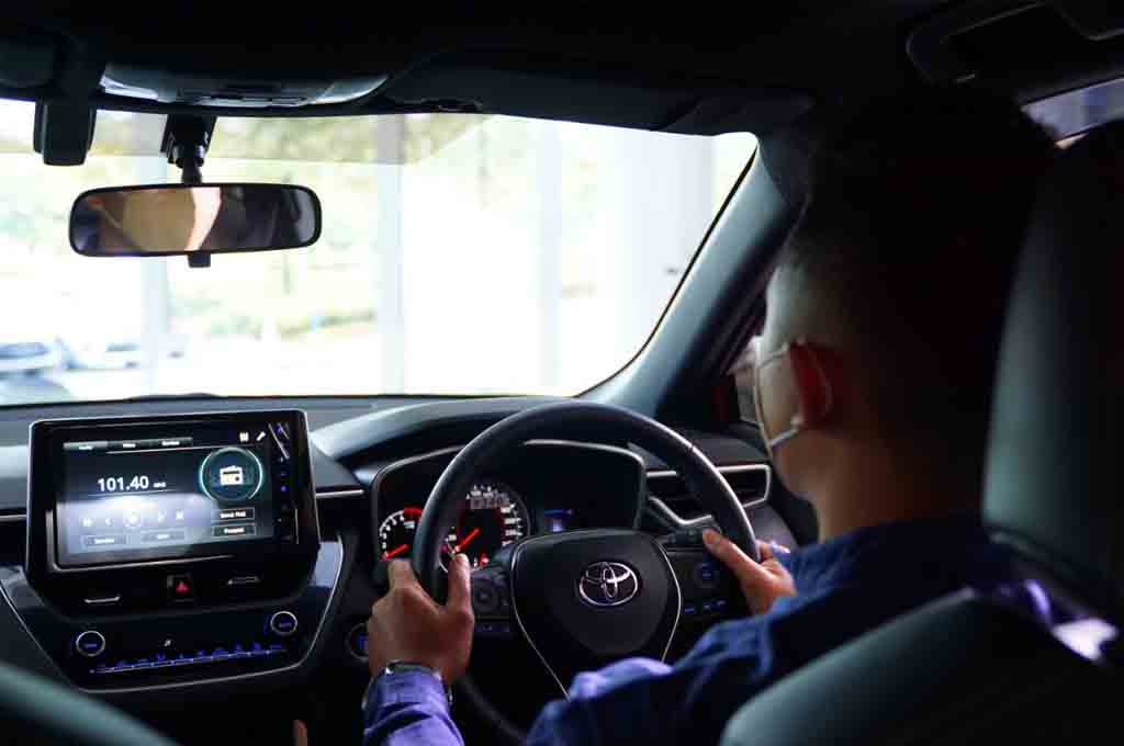 Berkendara di tol jangan sampai mengalami highway hypnosis. Auto2000