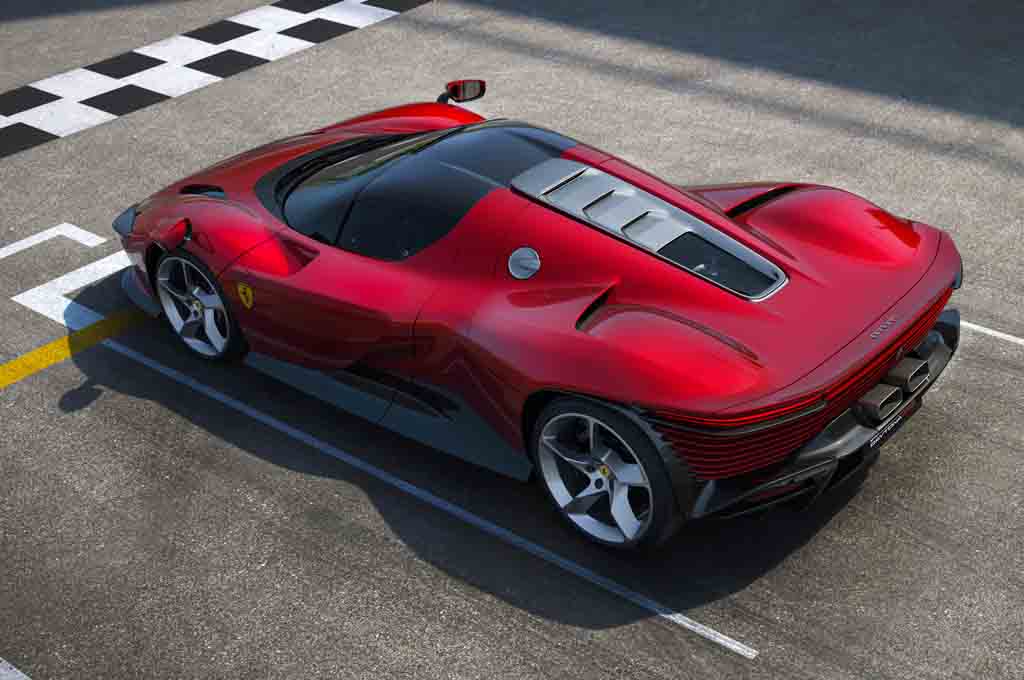 Ferrari Daytona SP3 didaulat sebagai mobil tercantik 2022 versi Paris Festival Automobile International yang ke-37. Apa yang membuatnya menarik? Simak ulasan singkatnya. Ferrari