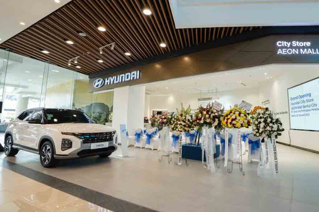 Hyundai agresif buka dealer dalam sepekan terakhir, apakah ini jadi strategi baru dari brand tersebut untuk tampil lebih baik dalam hal penjualan di 2022? Hyundai