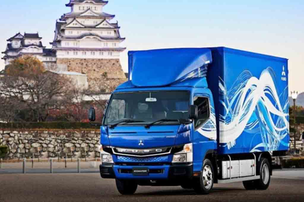 Mitsubishi Fuso bakal fokuskan pengembangan dan penggunaan truk listrik mulai 2035. Fuso