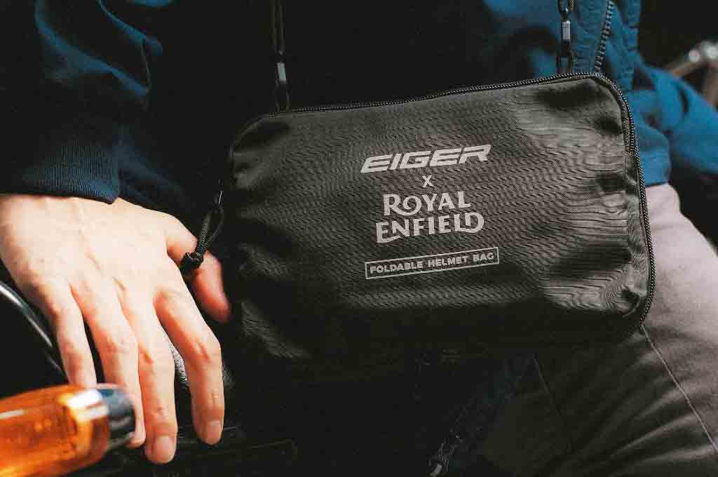 Eiger dan brand sepeda motor Royal Enfield berkolaborasi lagi bikin perlengkapan berkendara untuk para bikers yaitu tas multifungsi. Eiger