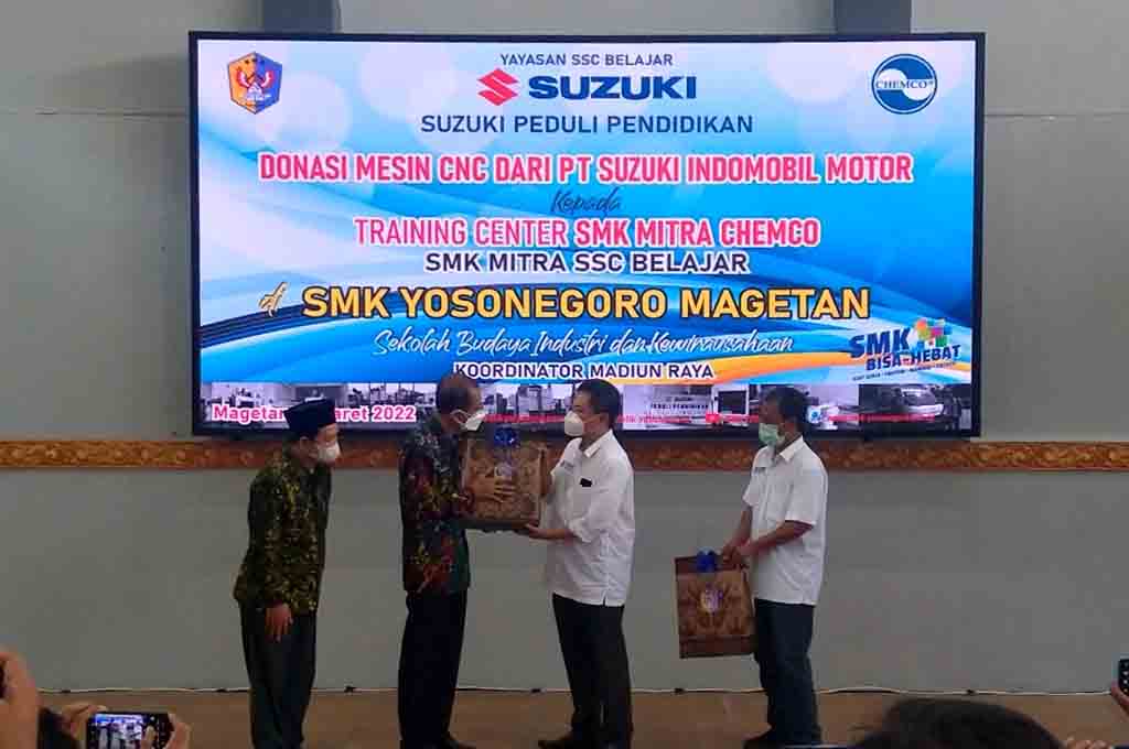 Suzuki donasikan mesin CNC sebagai bukti kepedulian mereka terhadap peningkatan kualitas dan mutu kurikulum pembelajaran di Indonesia. SIS