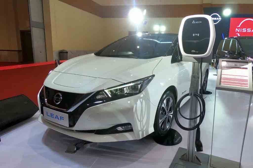 Nissan mulai getol pasarkan mobil listriknya ke masyarakat, termasuk di pameran otomotif Jakarta Auto Week 2022. Nissan 