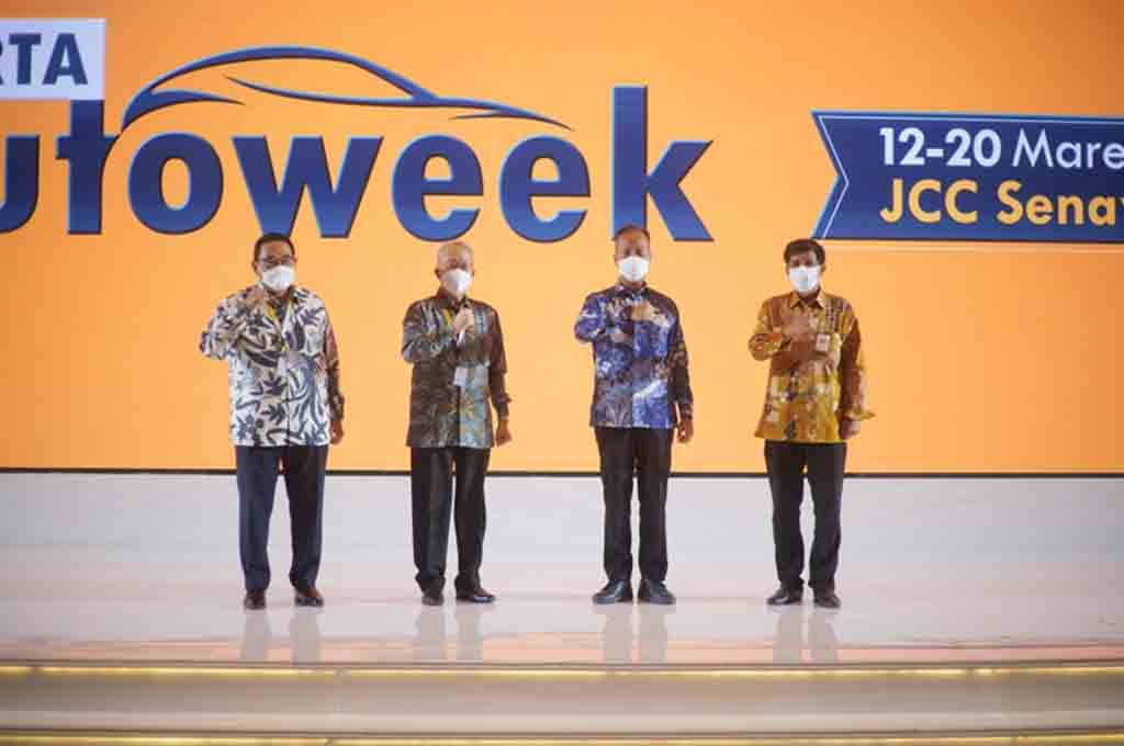 Menperin Agus Gumiwang Kartasasmita menegaskan agar industri otomotif bangkit melalui pameran otomotif seperti Jakarta Auto Week 2022. JAW