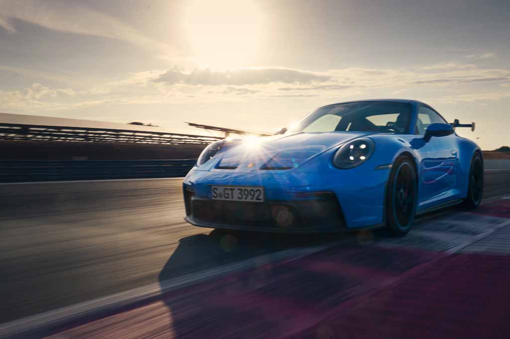 Porsche boyong DNA balap di supercar jalan raya miliknya yang terbaru yaitu 911 GT3. PI