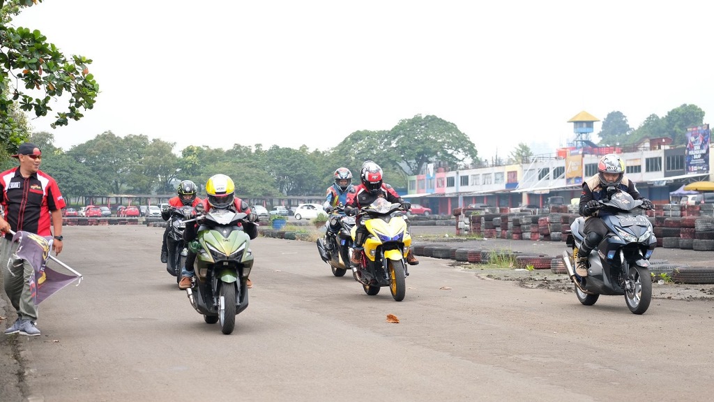 komunitas Aerox 155 Rider Community Indonesia (ARCI) menjajal Sirkuit Sentul (Foto: ARCI)