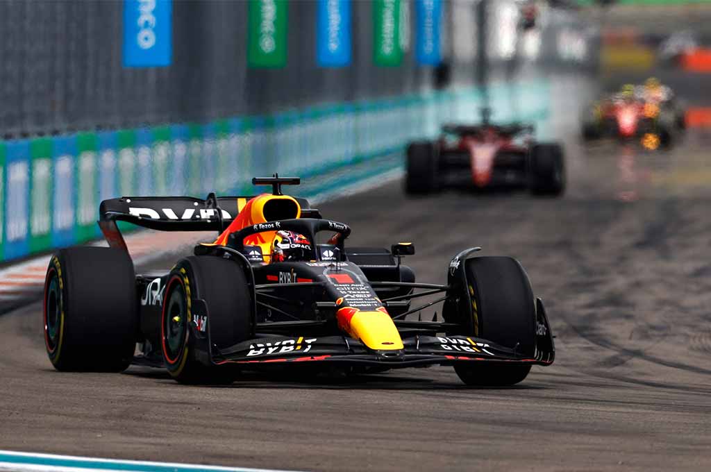 Max Verstappen amankan kemenangan perdana di F1 Miami, Ia menekuk duo pembalap Ferrari yang tampil apik di sesi kualifikasi. Red Bull CP