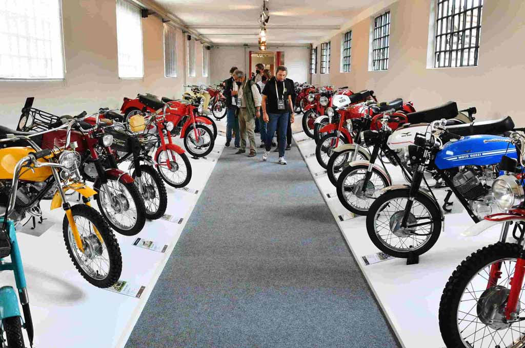 Melandainya kondisi pandemi dunia membuat sejumlah tempat kongkow dan destinasi wisata otomotif kembali dibuka, salah satunya adalah Museum Moto Guzzi yang ada di Italia. MG