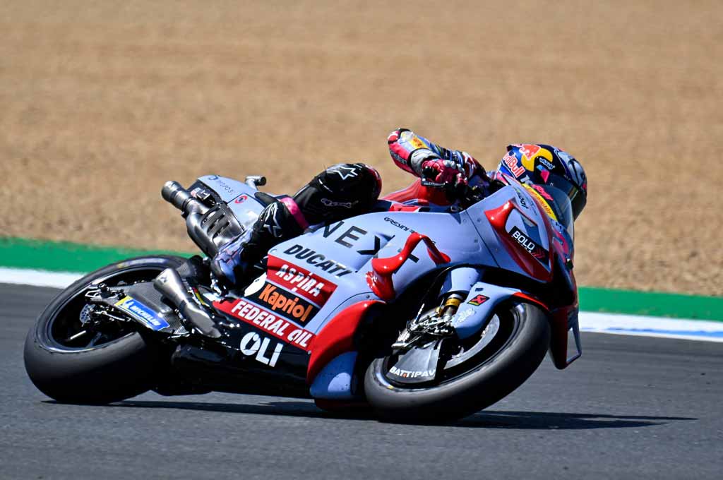 Enea Bastiannini amankan kemenangan ketiga usai menyelesaikan tugas pentingnya di MotoGP Perancis 2022. EB