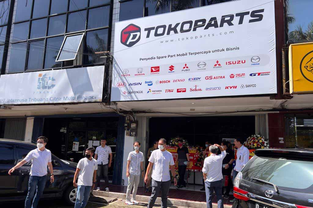 Tokoparts mendedikasikan diri untuk jadi platform toko penyedia komponen otomotif di Indonesia dengan hanya melayani penjualan secara B2B. TP