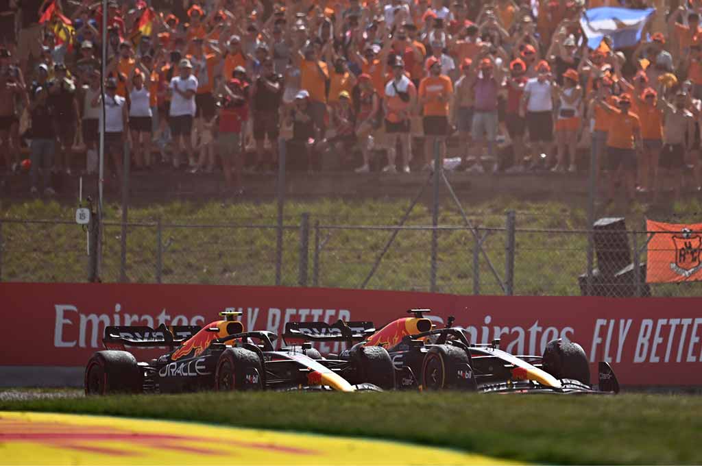 Max Verstappen meraih kemenangan fantastis setelah mengalami masalah DRS di mobilnya. Red Bull CP