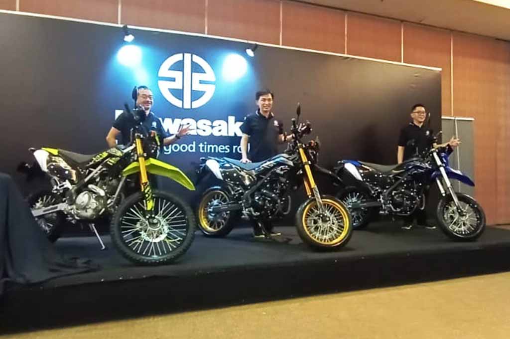 Kawasaki langsung agresif meluncurkan varian baru di hari pertama Pekan Raya Jakarta di JIExpo hari ini. AG-S Alun S