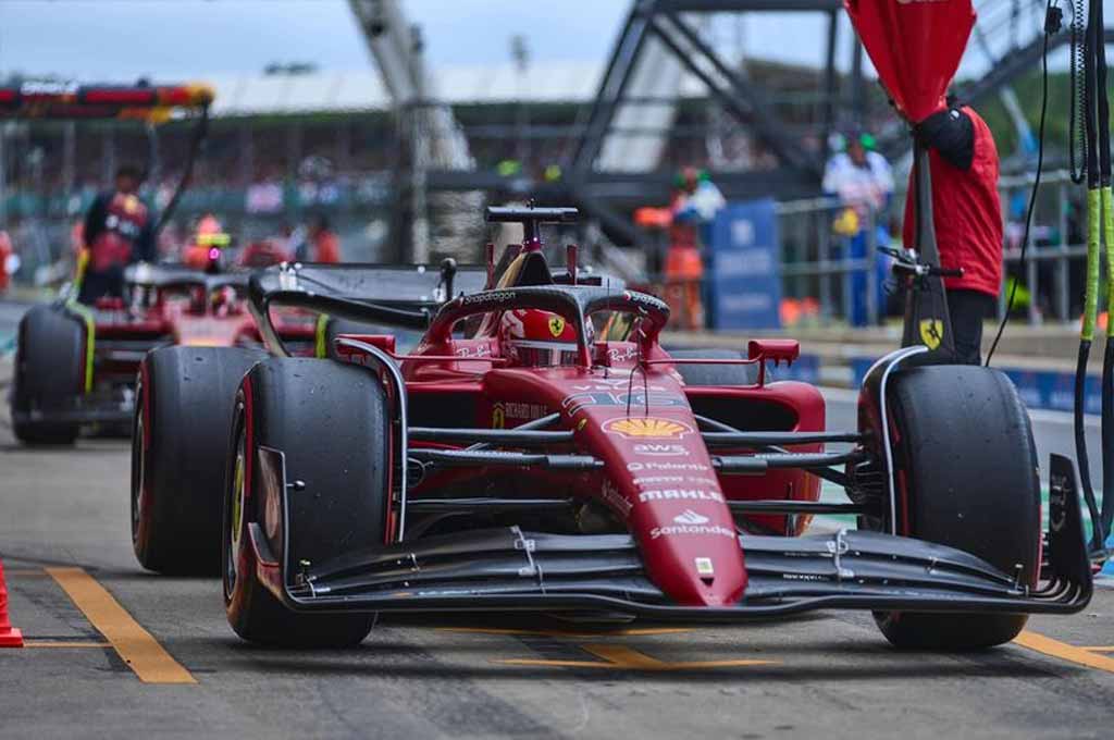 Charles Leclerc bawa Ferrari ke posisi pole di F1 Prancis, pasang mode siap tempur di trek yang punya karakter aspal cukup abresif. CL